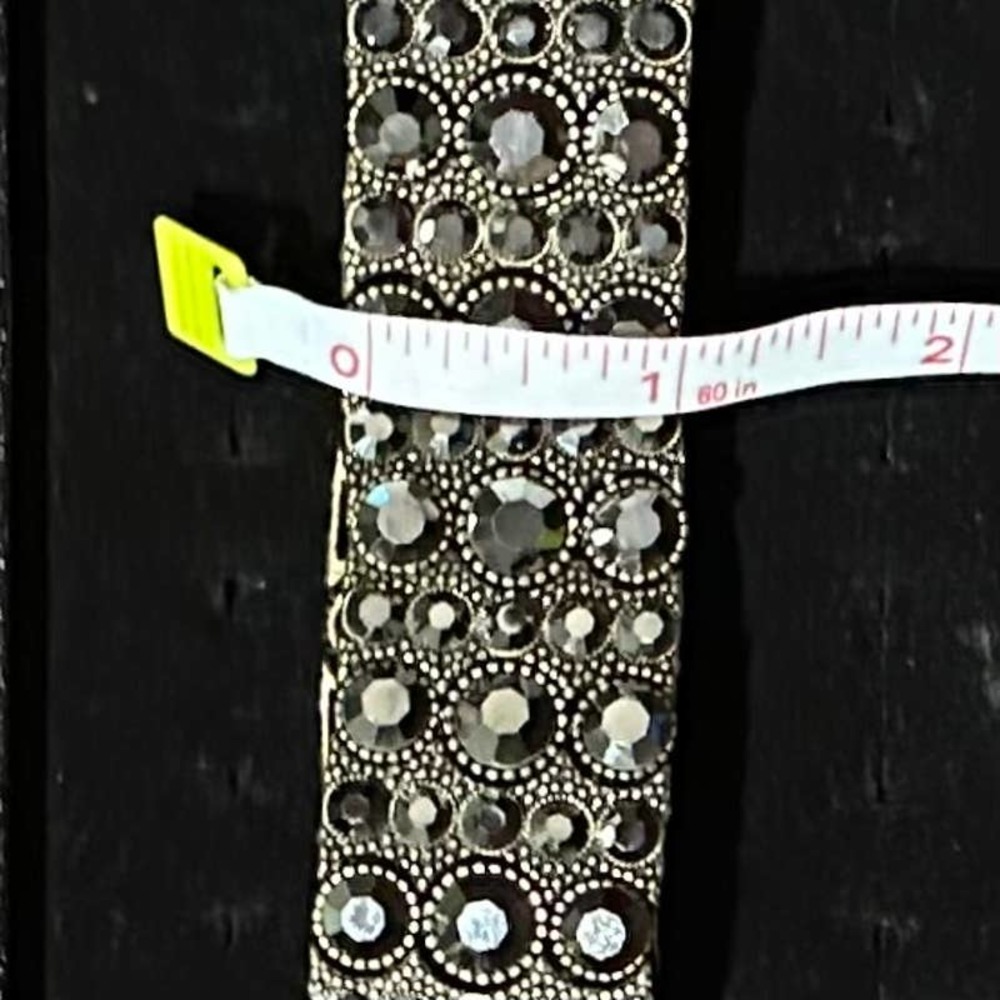 Antique Matt Gold Tone With Cut Crystals Lia Sophia “Twilight” Stretch Bracelet - Picture 11 of 12